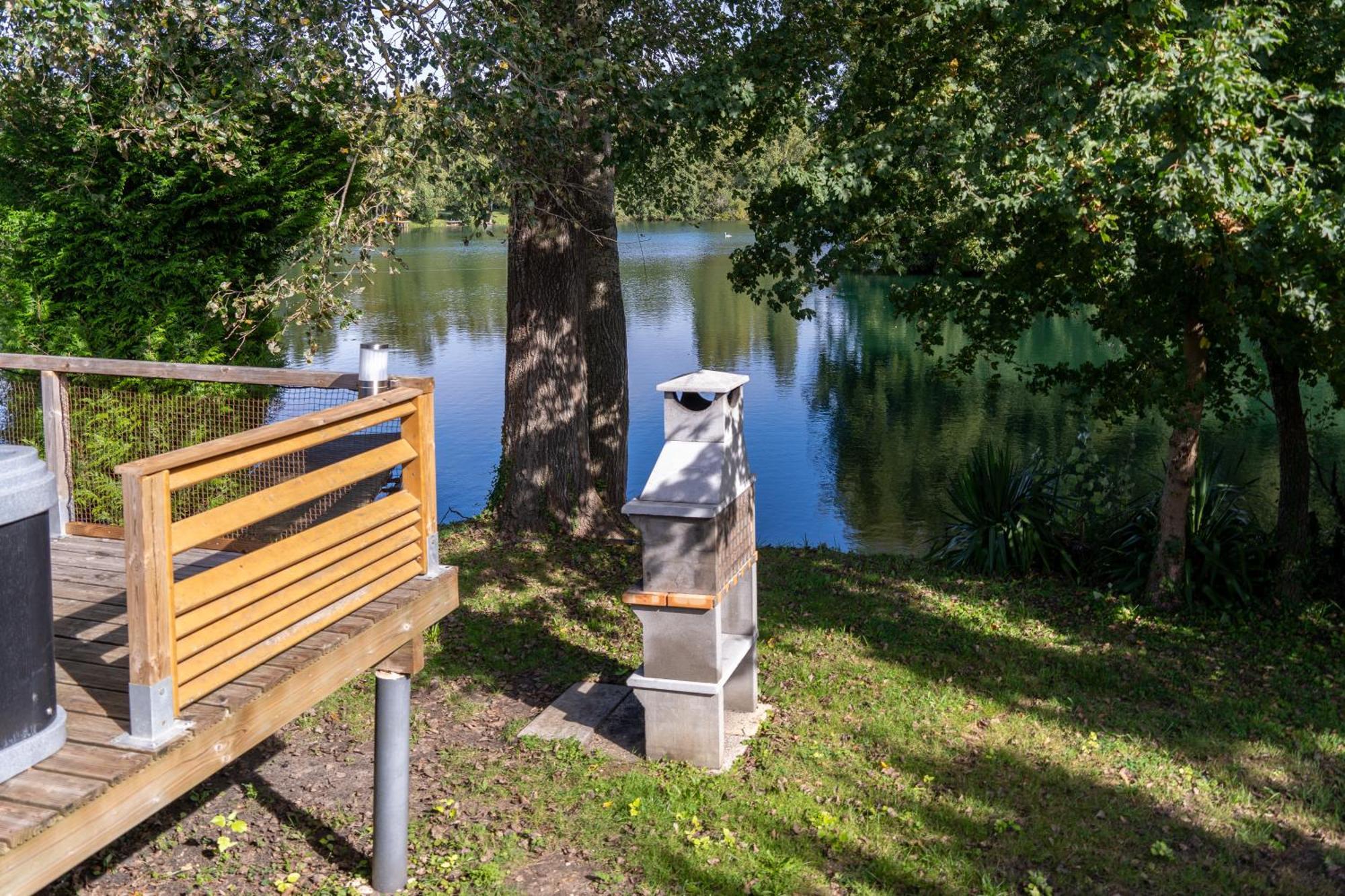 Camping Du Chateau Vert Hondainville Exterior foto